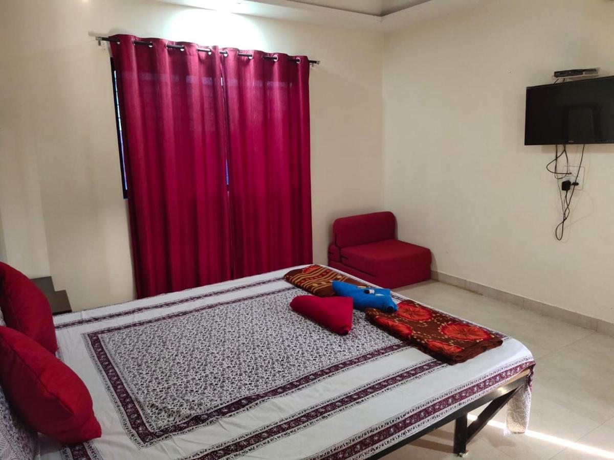 วิสทเลอร์ เวฟส์ บีช รีสอร์ต Hotel Anjarle ภายนอก รูปภาพ