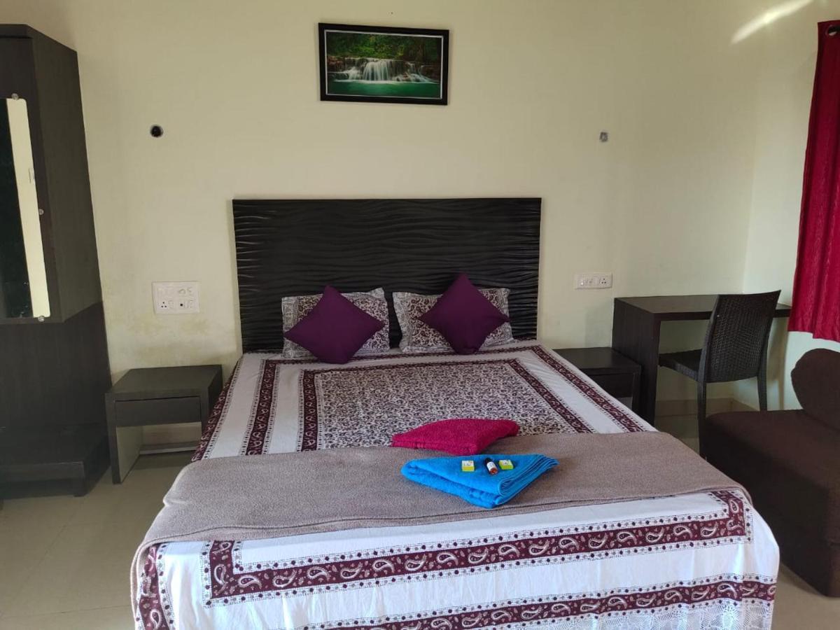 วิสทเลอร์ เวฟส์ บีช รีสอร์ต Hotel Anjarle ภายนอก รูปภาพ