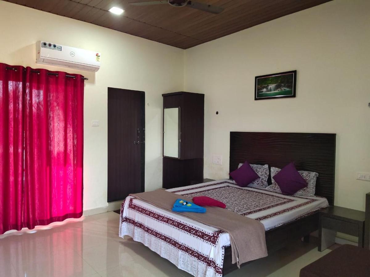 วิสทเลอร์ เวฟส์ บีช รีสอร์ต Hotel Anjarle ภายนอก รูปภาพ