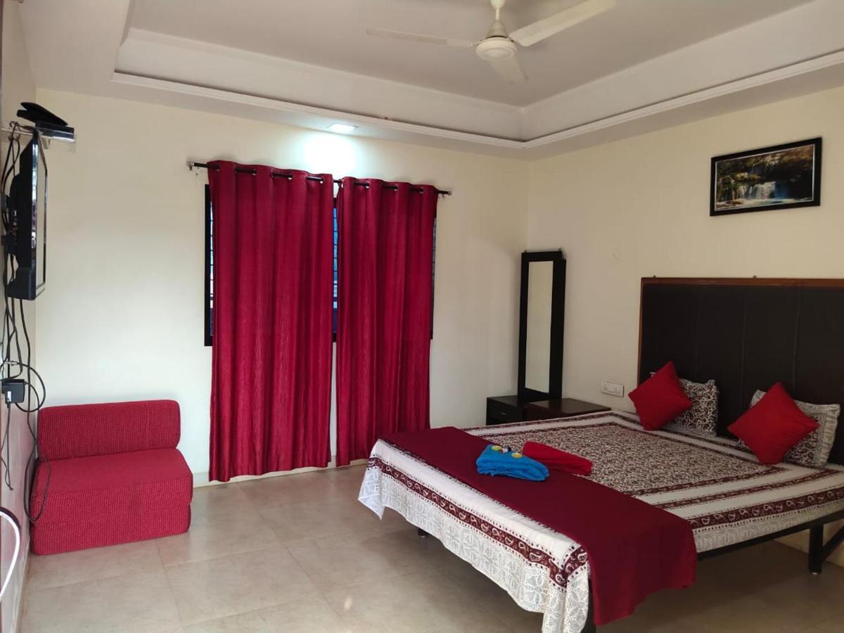 วิสทเลอร์ เวฟส์ บีช รีสอร์ต Hotel Anjarle ภายนอก รูปภาพ