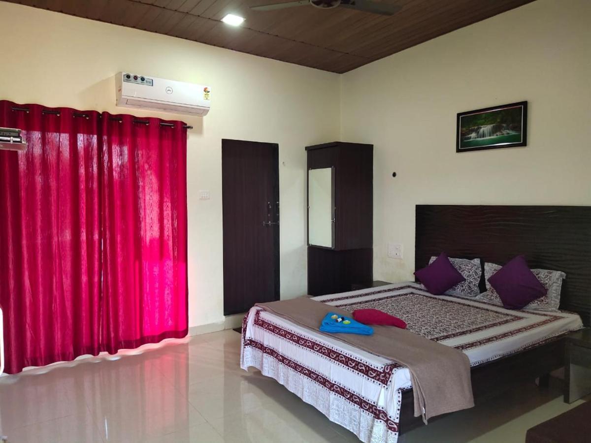 วิสทเลอร์ เวฟส์ บีช รีสอร์ต Hotel Anjarle ภายนอก รูปภาพ