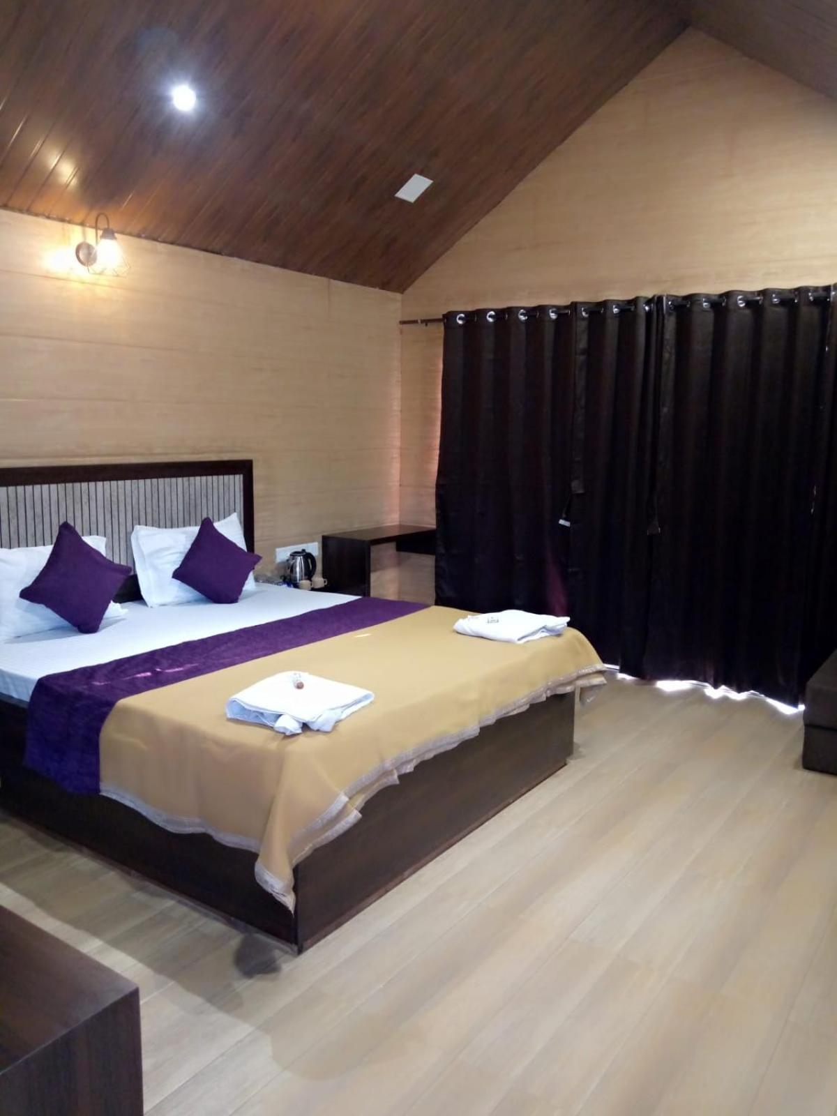 วิสทเลอร์ เวฟส์ บีช รีสอร์ต Hotel Anjarle ภายนอก รูปภาพ